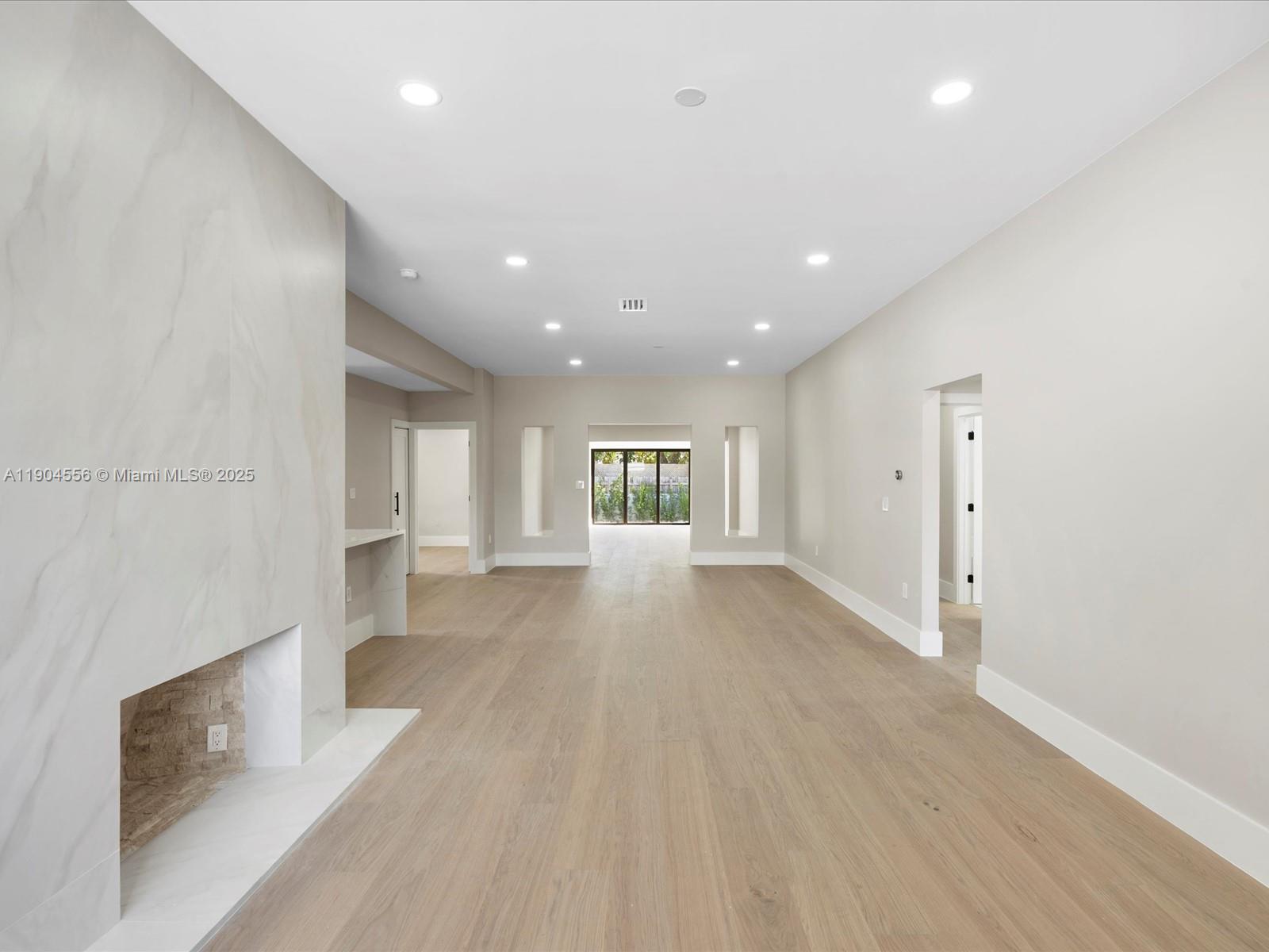 SEAWAY - Residential Lease