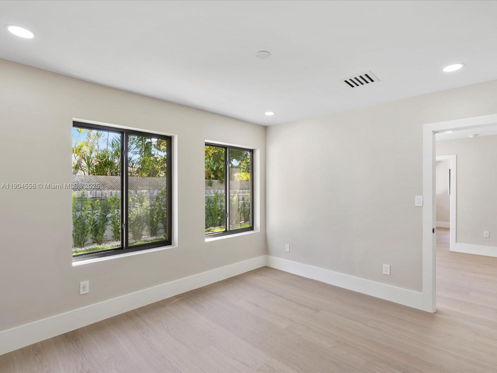 SEAWAY - Residential Lease