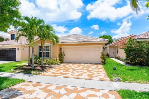 Single Family Residence in Miramar FL 17660 32nd St 7.jpg