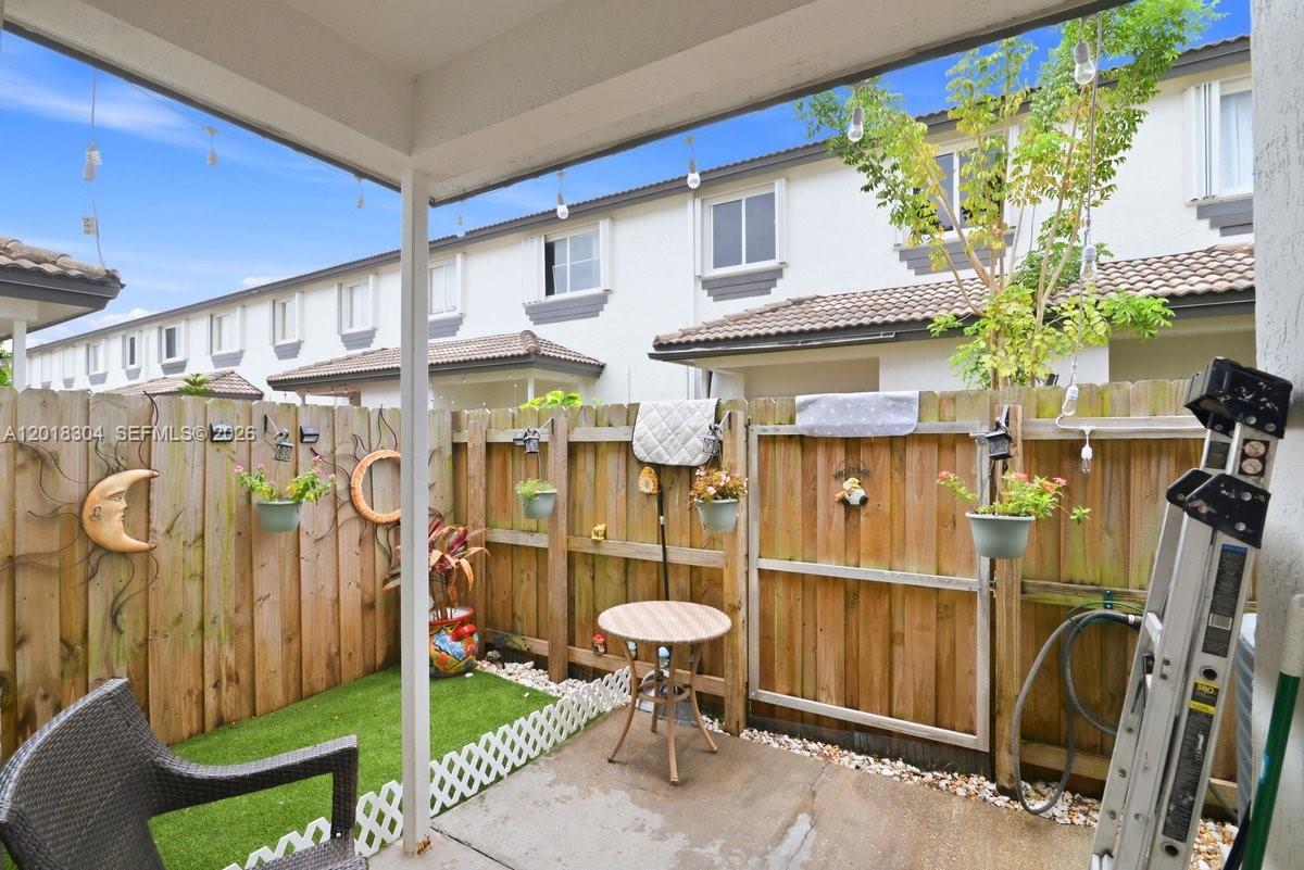 TOWNGATE CONDO ELEVEN - Residential