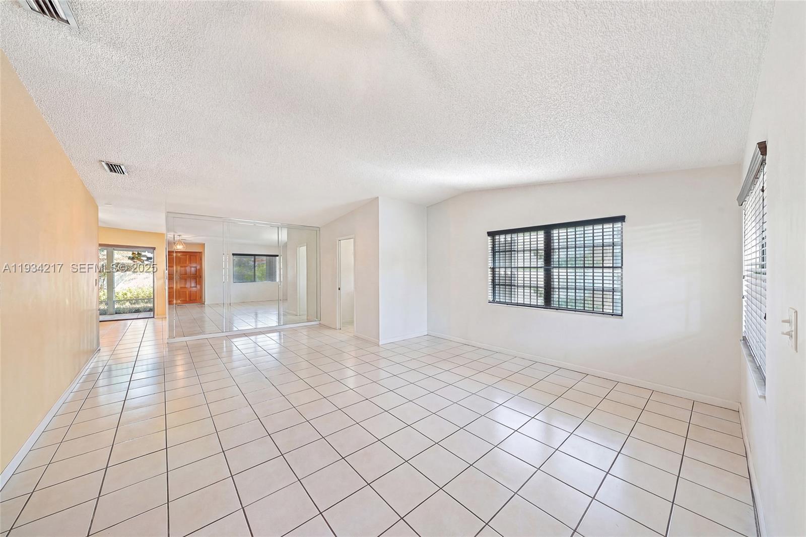 CALIFORNIA HEIGHTS - Residential