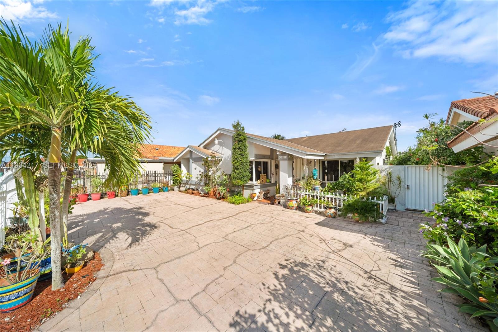 CALIFORNIA HEIGHTS - Residential