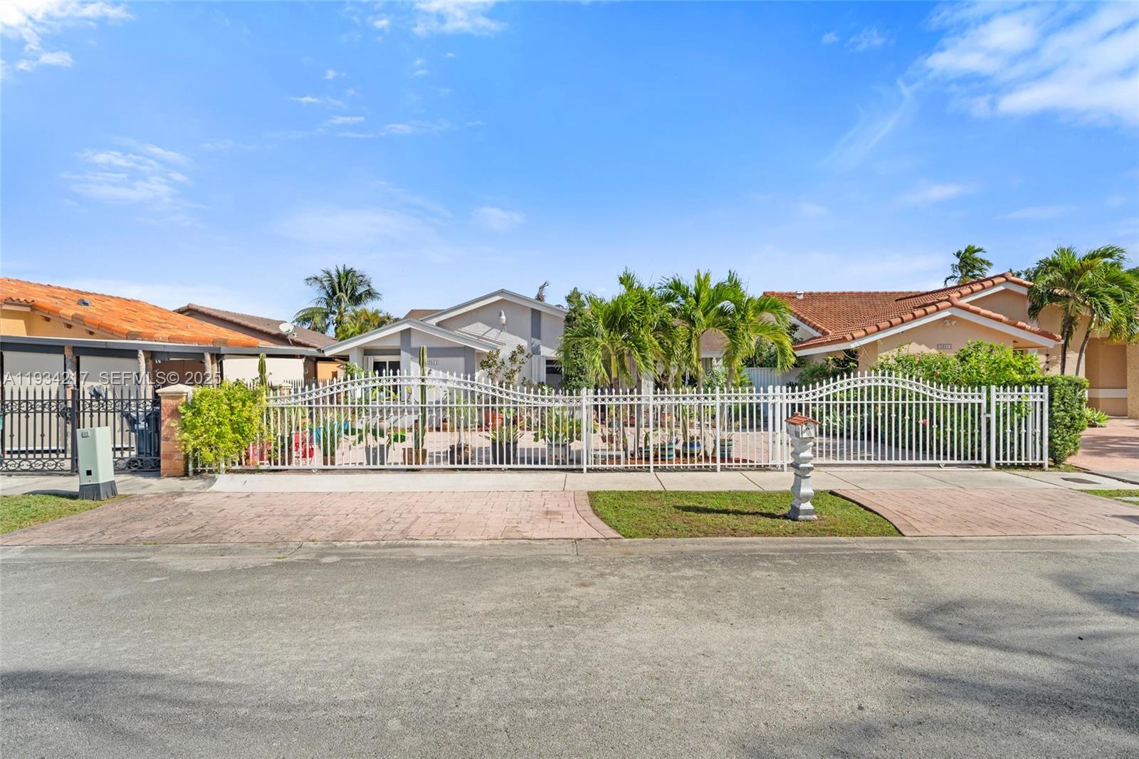 CALIFORNIA HEIGHTS - Residential