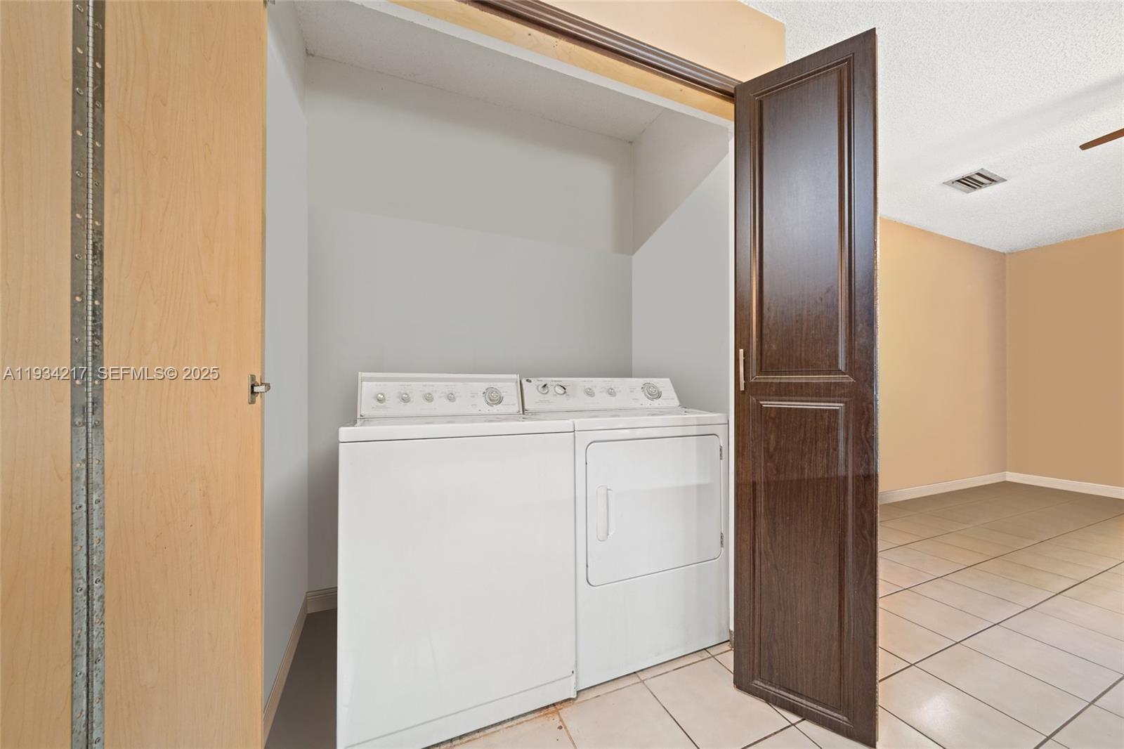 CALIFORNIA HEIGHTS - Residential