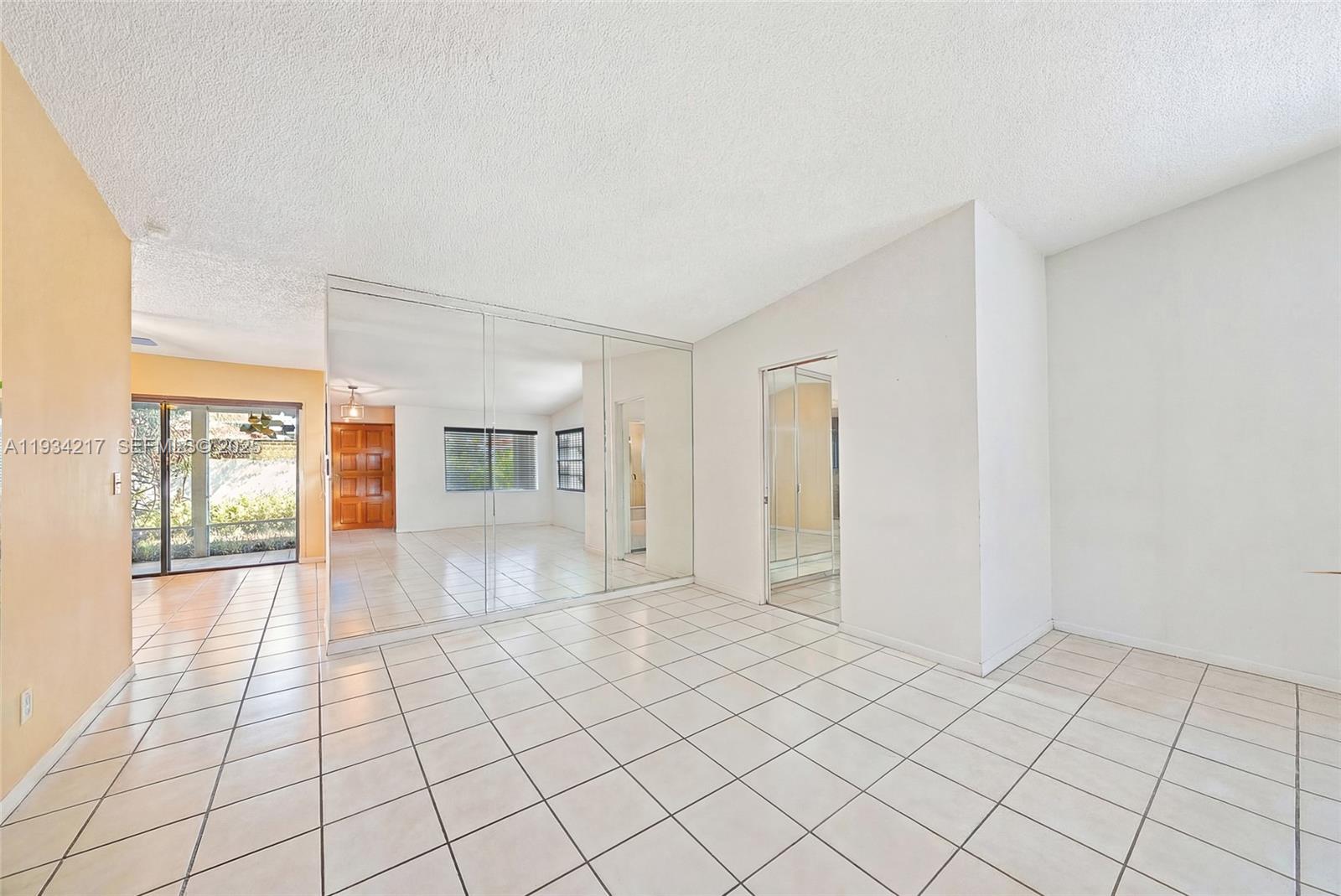 CALIFORNIA HEIGHTS - Residential