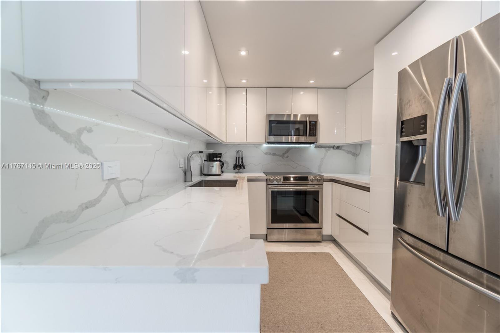 WATERVIEW CONDO - Residential Lease