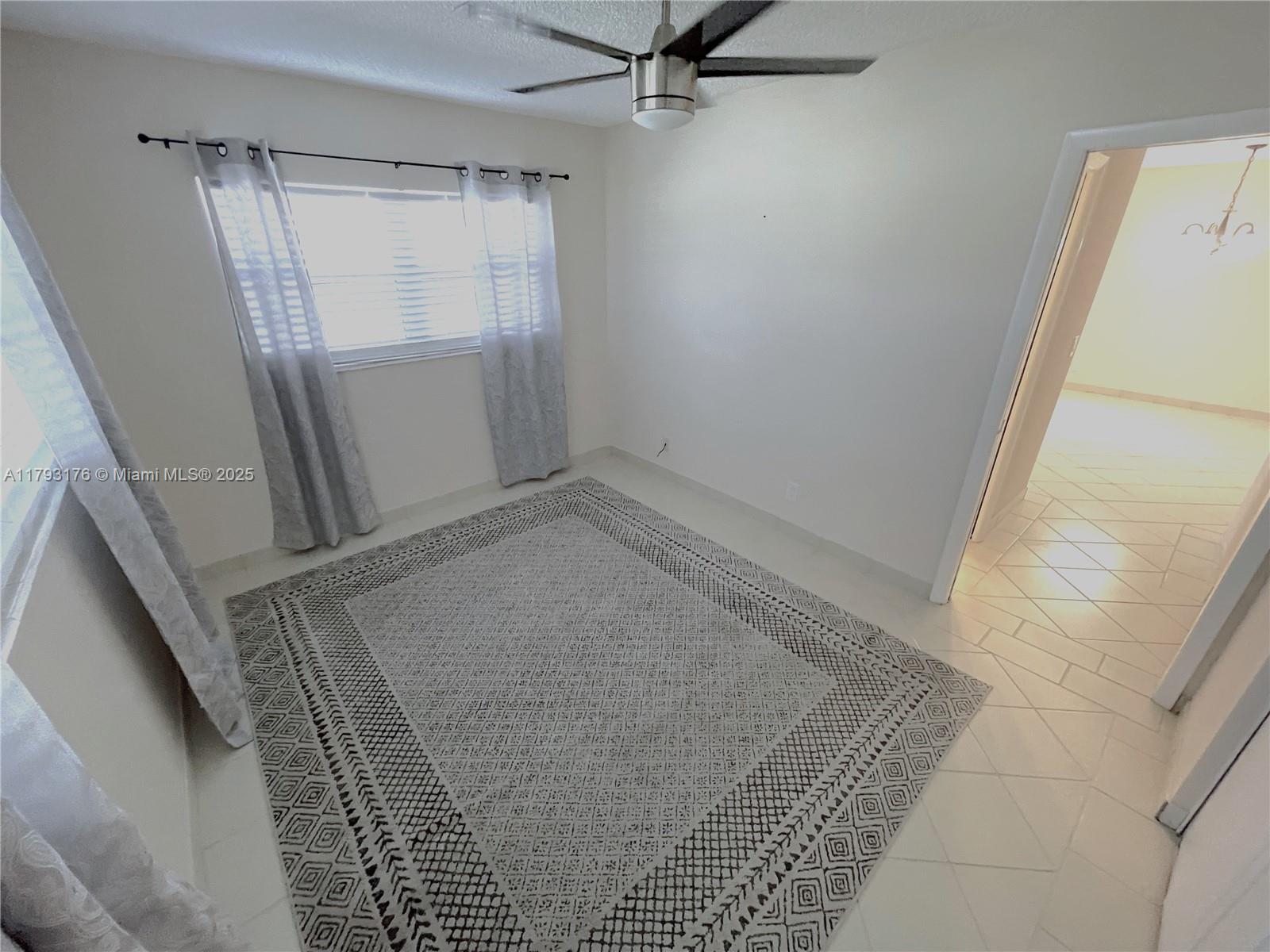 CRESTHAVEN VILLAS CONDO 3 - Residential Lease