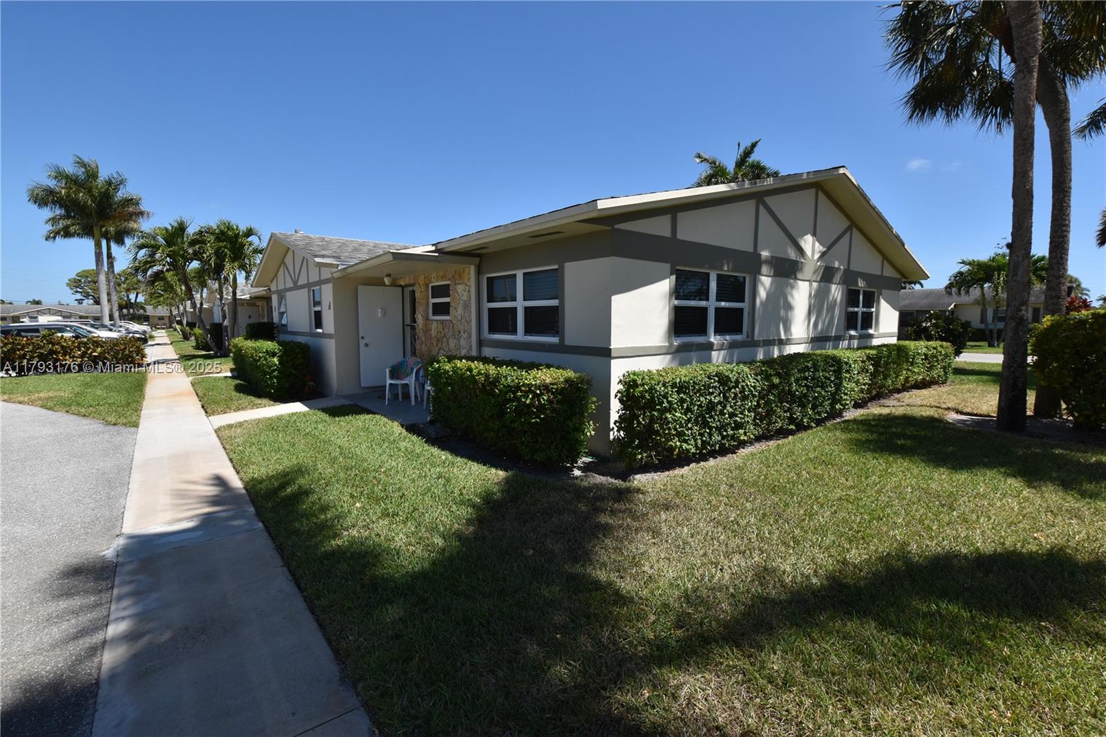 CRESTHAVEN VILLAS CONDO 3 - Residential Lease
