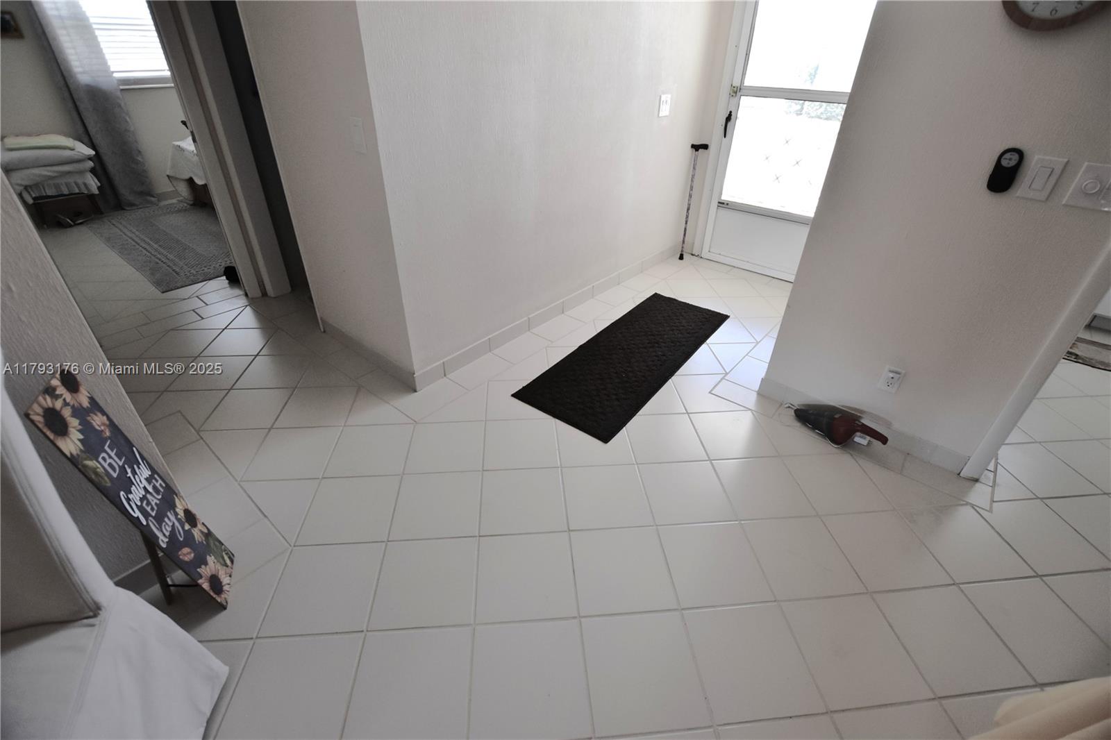 CRESTHAVEN VILLAS CONDO 3 - Residential Lease