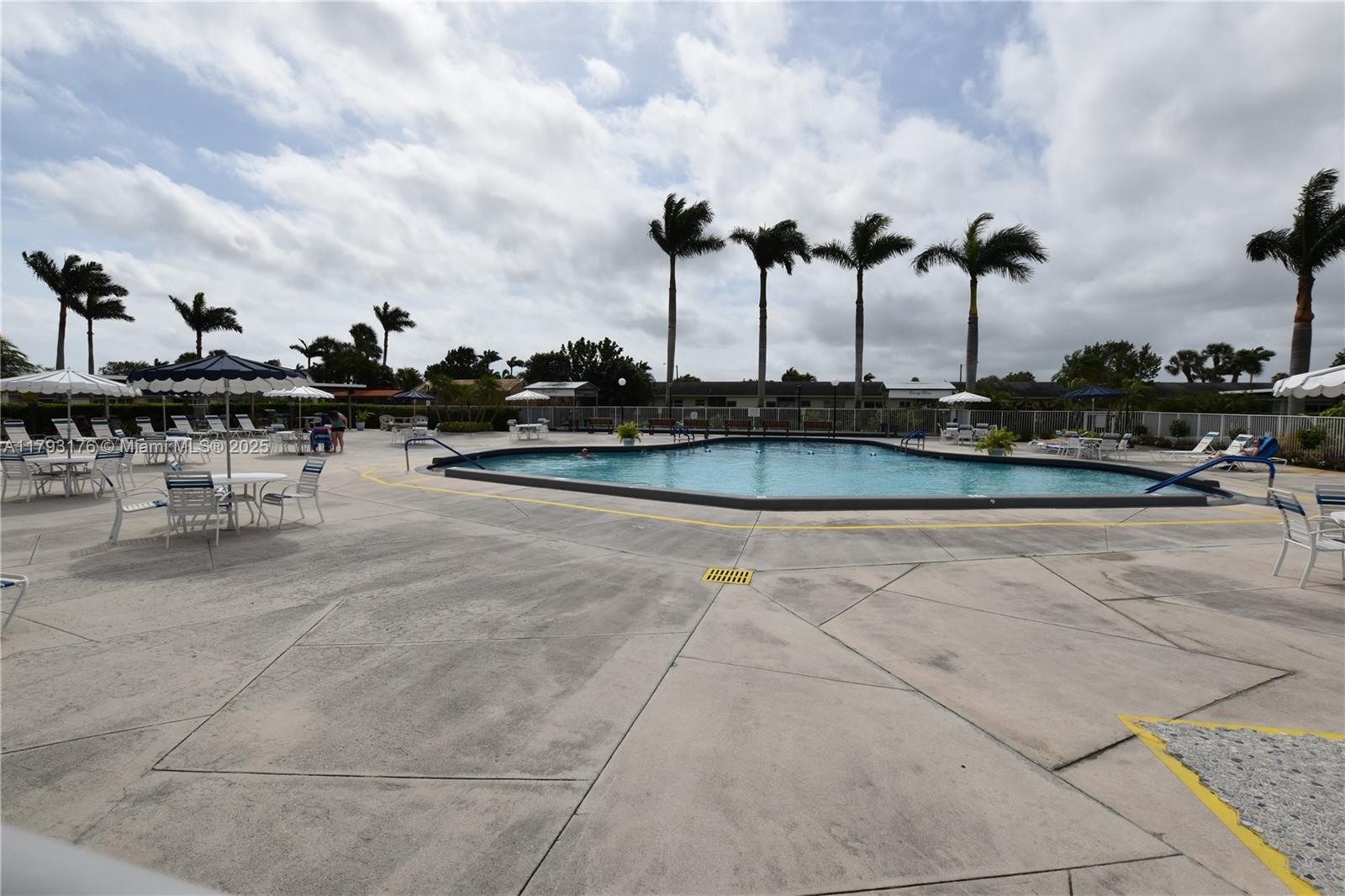 CRESTHAVEN VILLAS CONDO 3 - Residential Lease