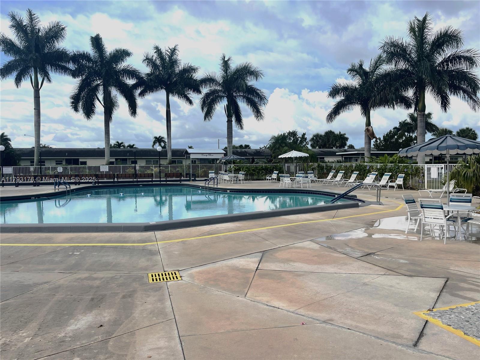 CRESTHAVEN VILLAS CONDO 3 - Residential Lease