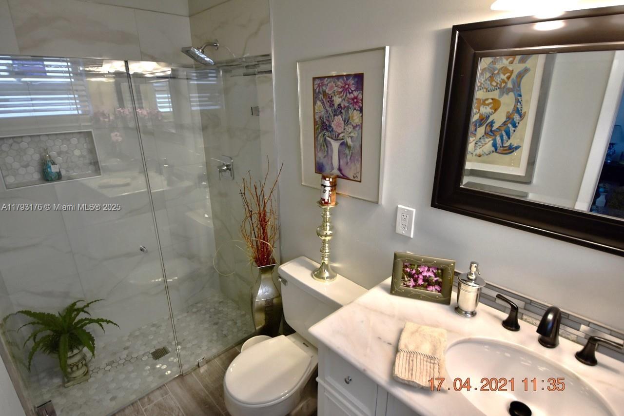CRESTHAVEN VILLAS CONDO 3 - Residential Lease