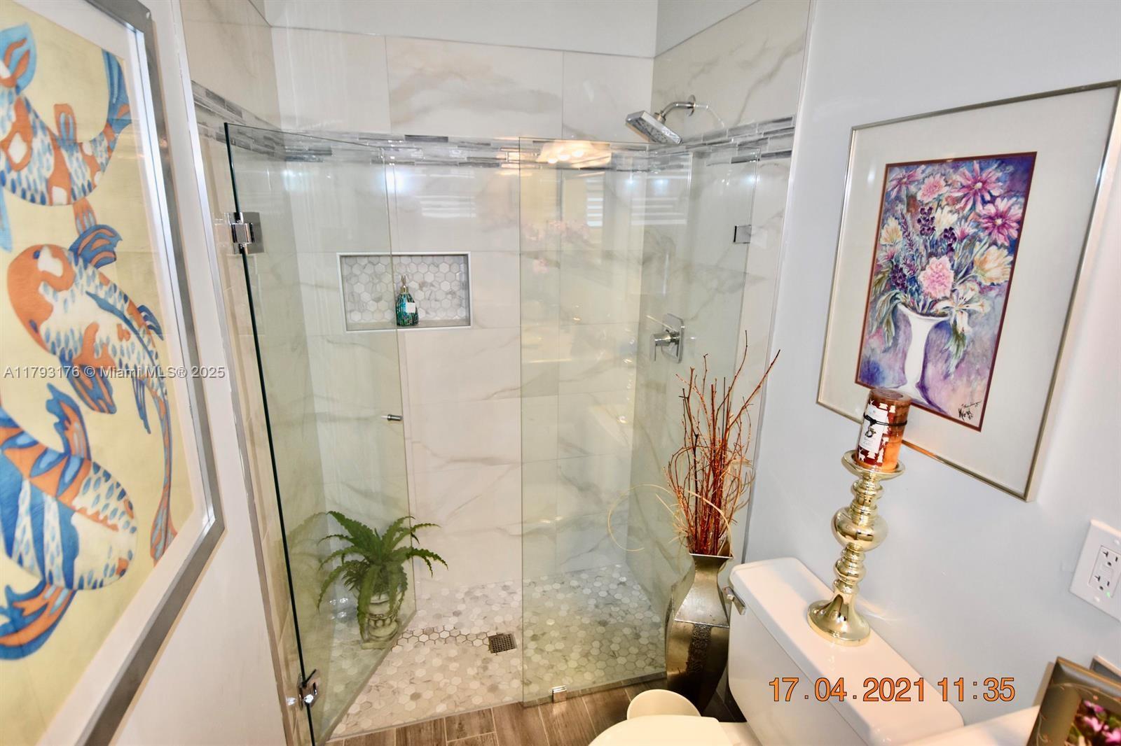 CRESTHAVEN VILLAS CONDO 3 - Residential Lease
