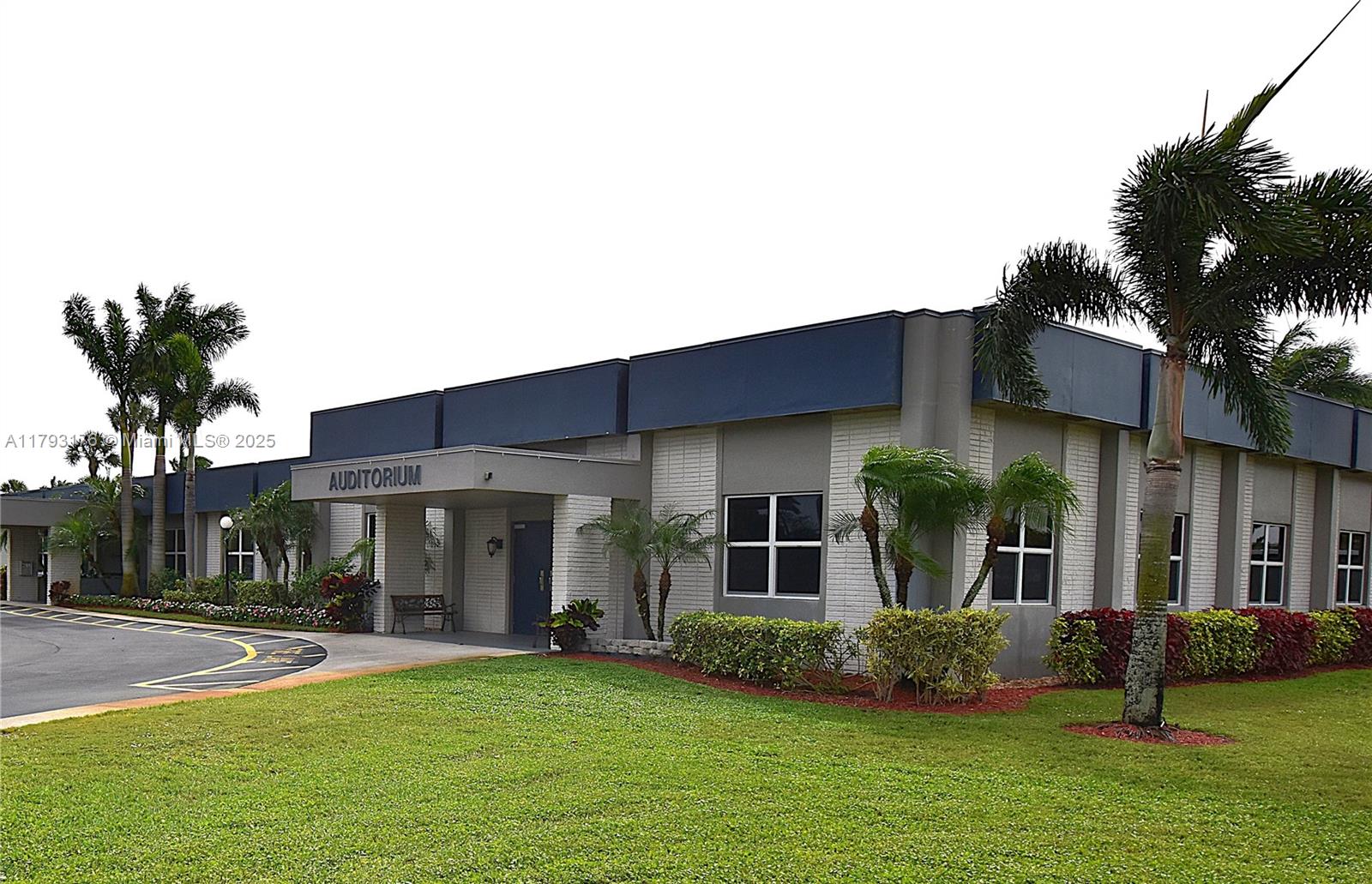 CRESTHAVEN VILLAS CONDO 3 - Residential Lease