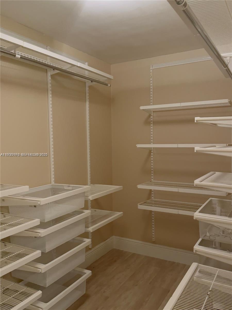 TOWERS OF QUAYSIDE CONDO - Residential Lease