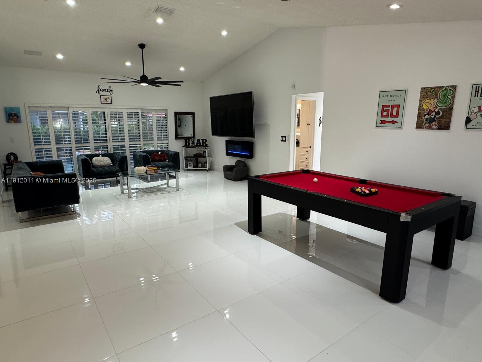 WEST GLEN - Residential