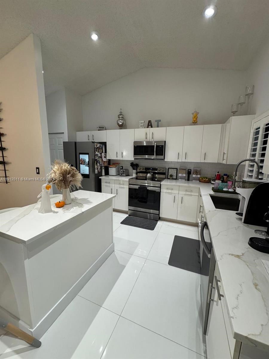 WEST GLEN - Residential