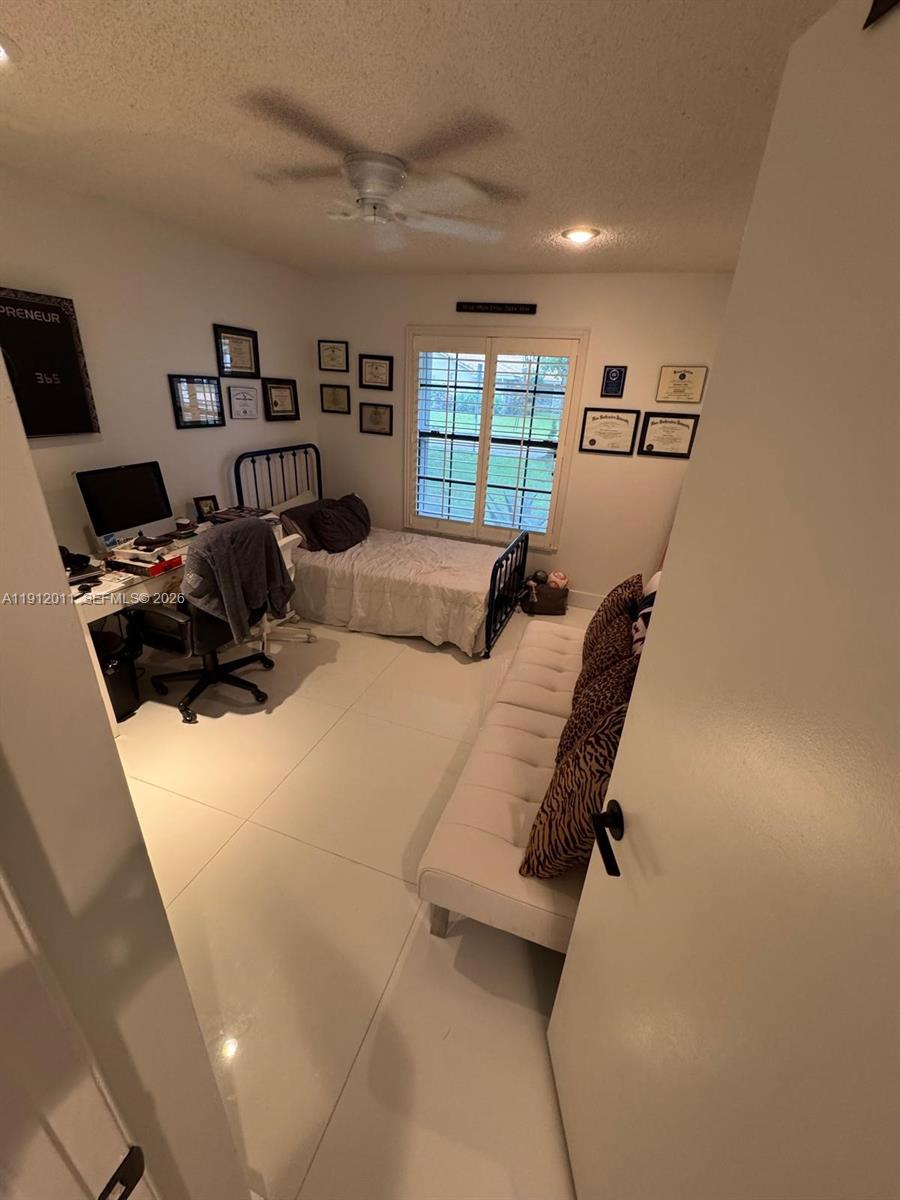 WEST GLEN - Residential