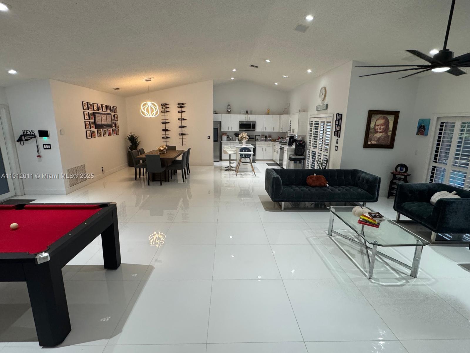 WEST GLEN - Residential