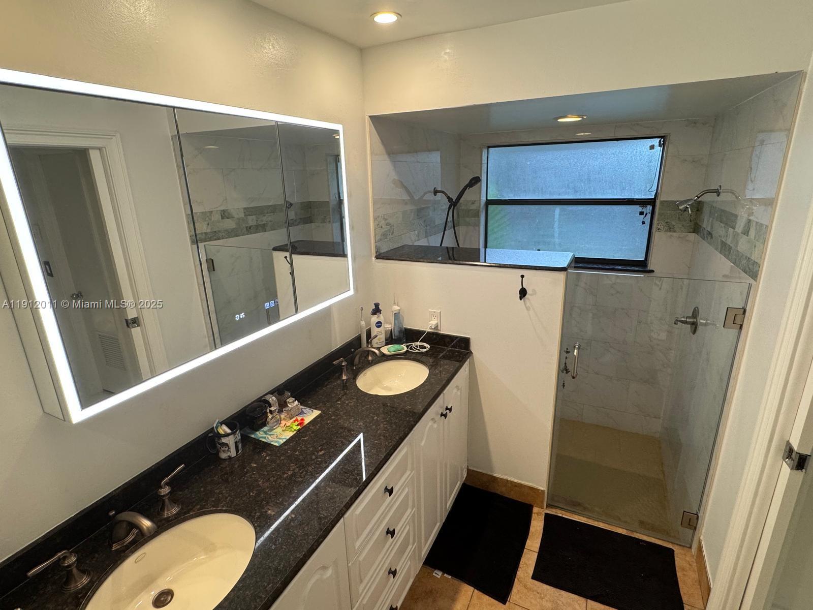 WEST GLEN - Residential