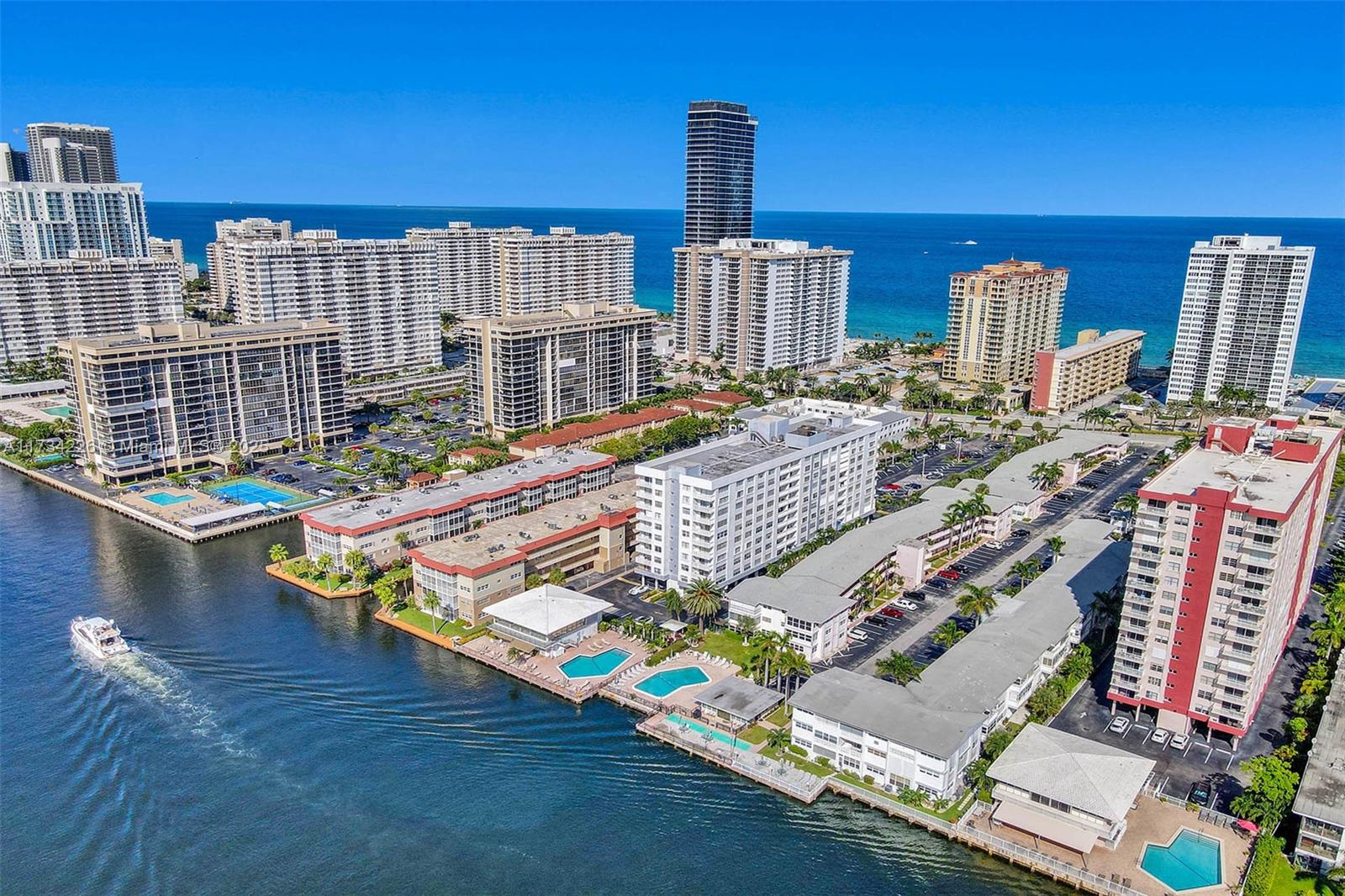 ASHLEIGH HOUSE CONDO - Residential