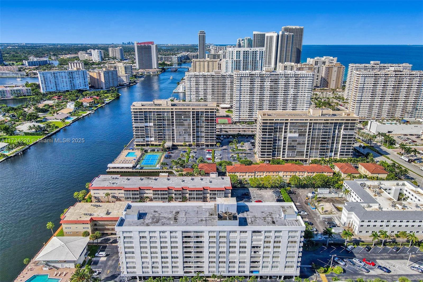 ASHLEIGH HOUSE CONDO - Residential