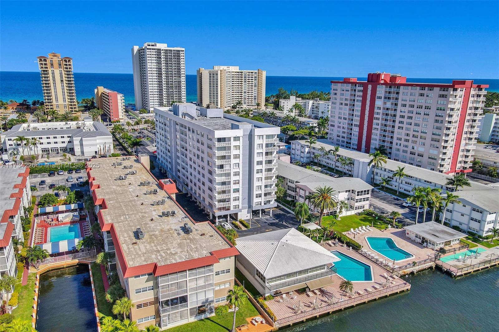ASHLEIGH HOUSE CONDO - Residential