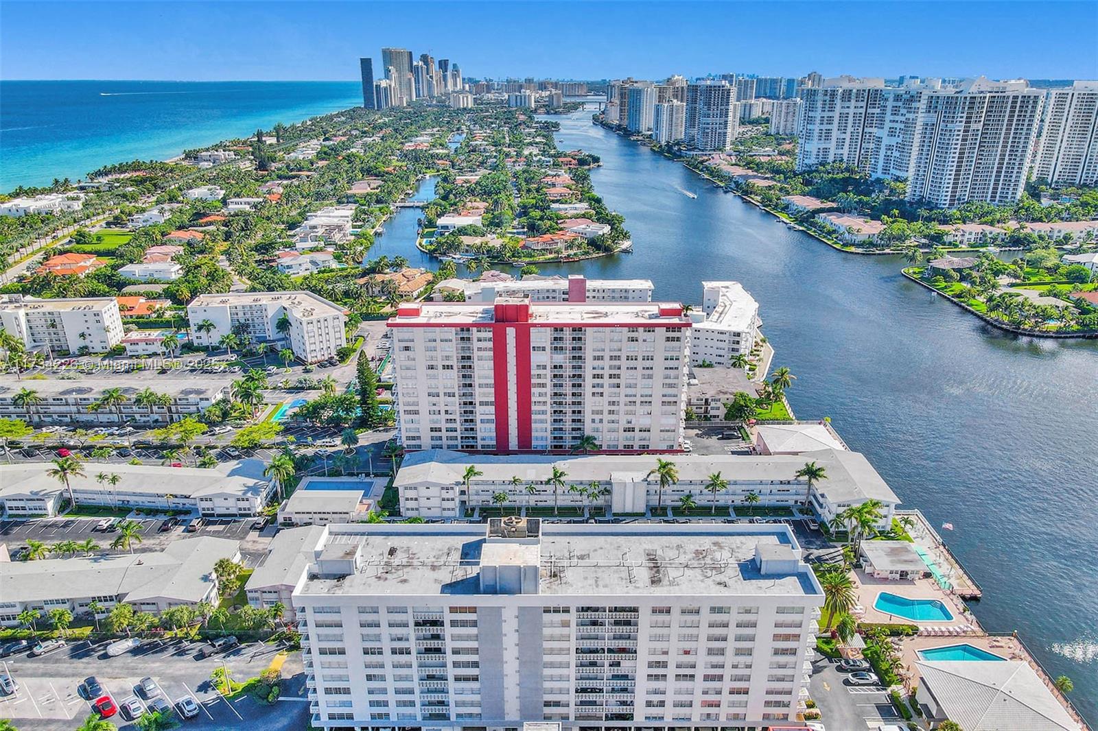ASHLEIGH HOUSE CONDO - Residential