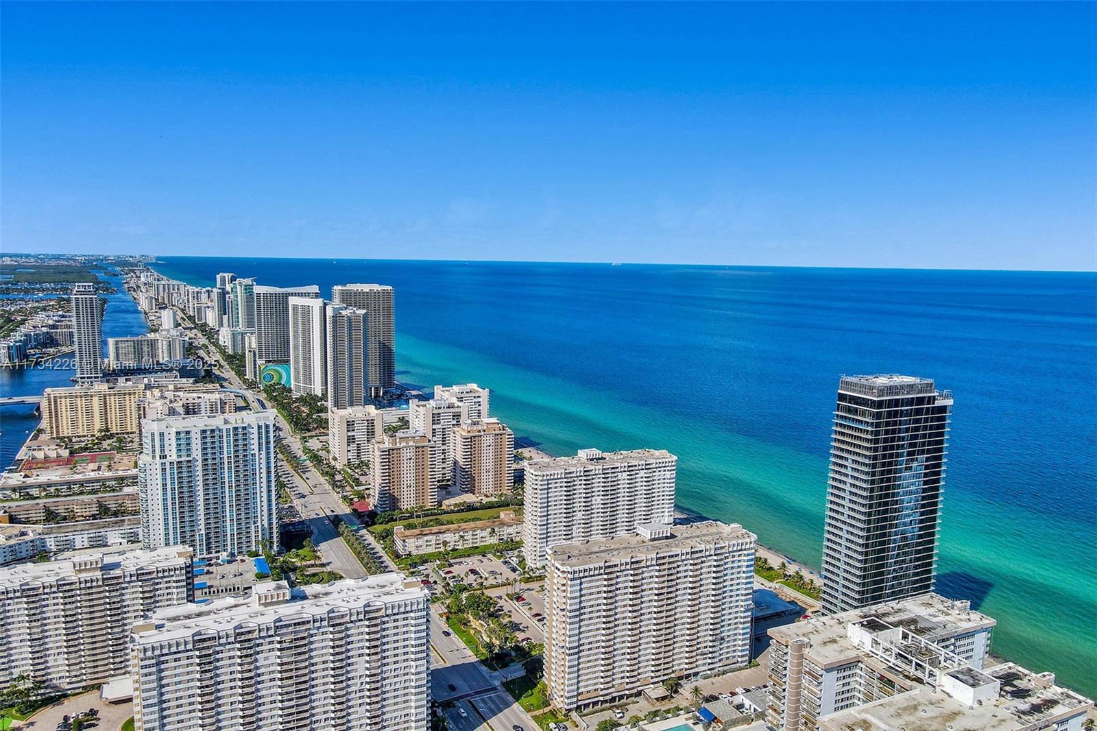 ASHLEIGH HOUSE CONDO - Residential