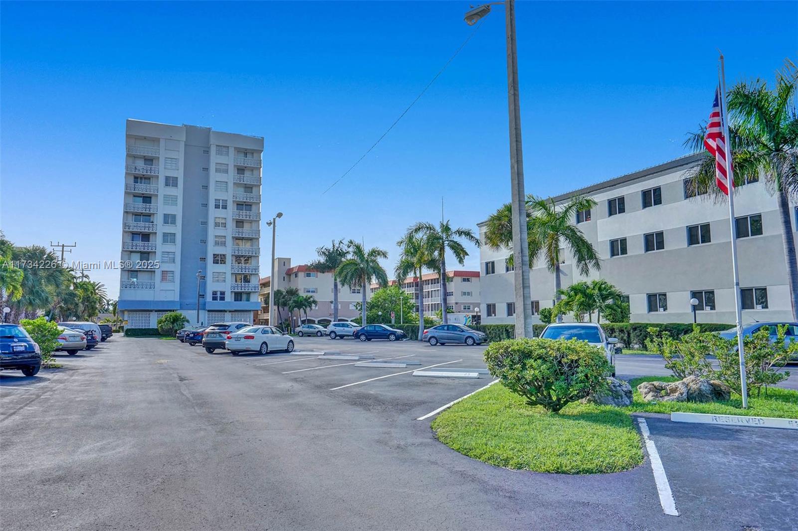ASHLEIGH HOUSE CONDO - Residential