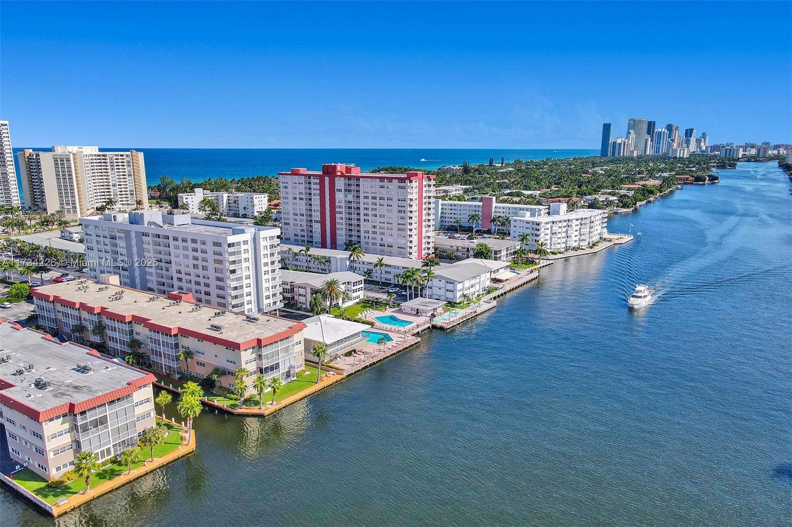 ASHLEIGH HOUSE CONDO - Residential