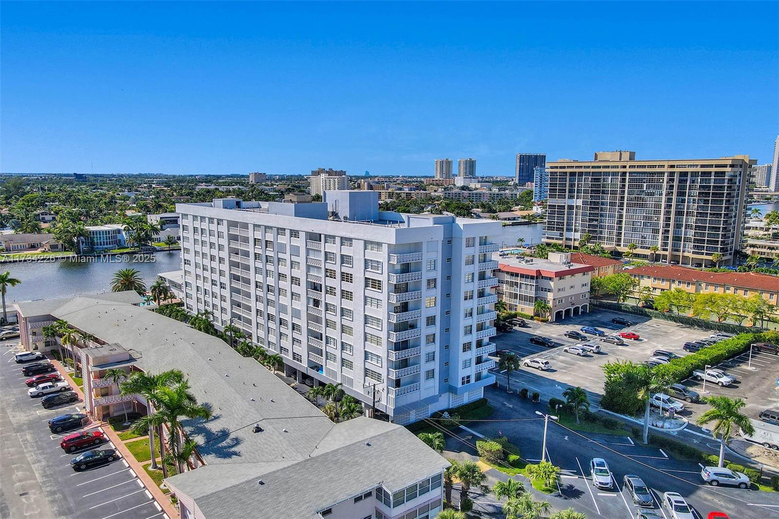 ASHLEIGH HOUSE CONDO - Residential
