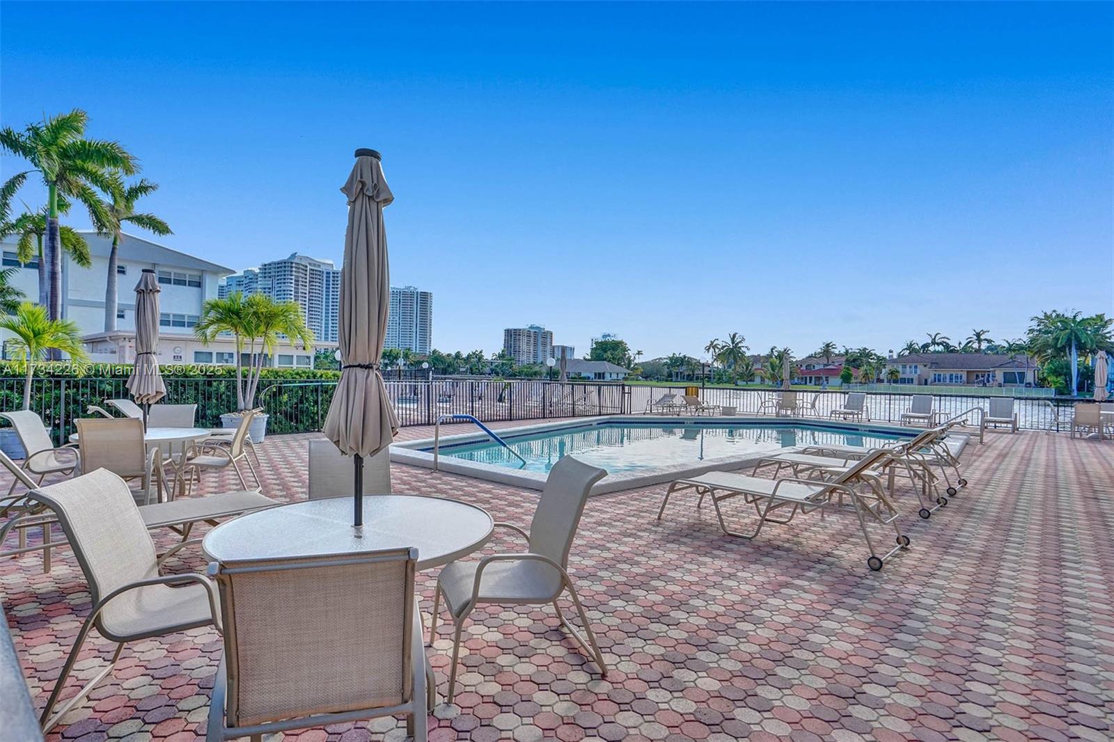 ASHLEIGH HOUSE CONDO - Residential