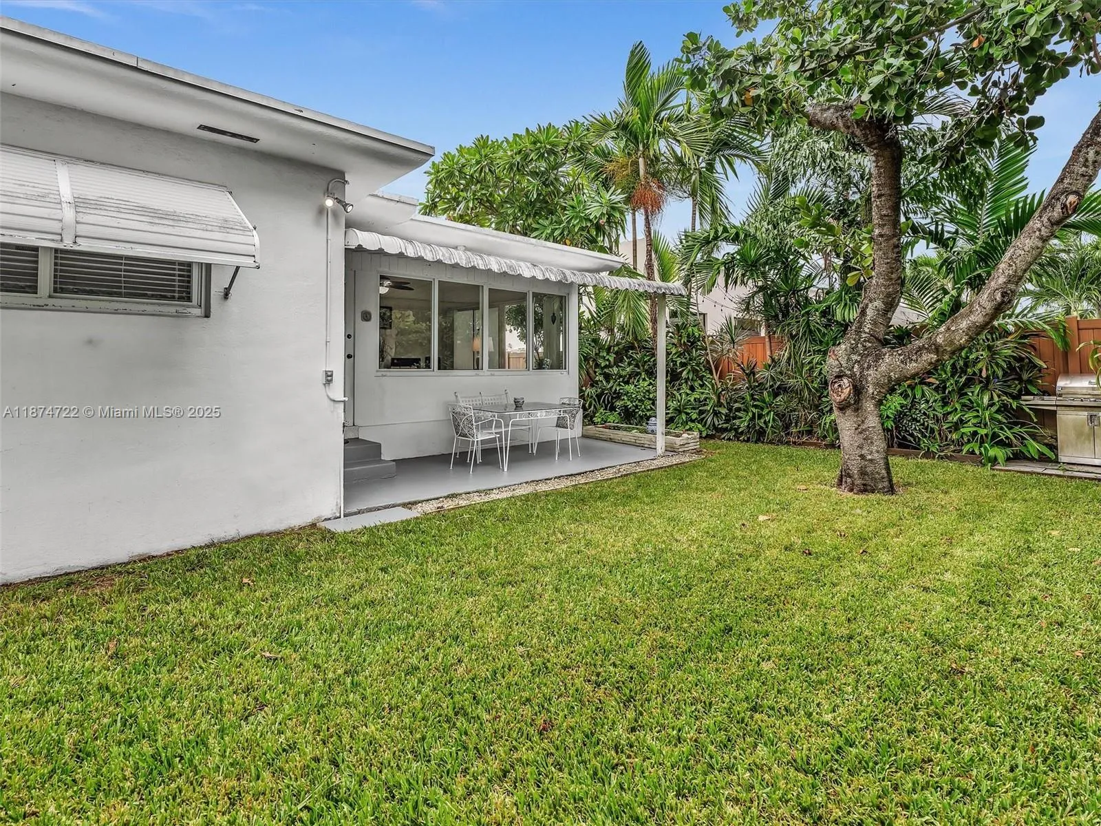 Surfside, Florida 33154, United States, 3 Bedrooms Bedrooms, ,2 BathroomsBathrooms,Residential,Active,212519