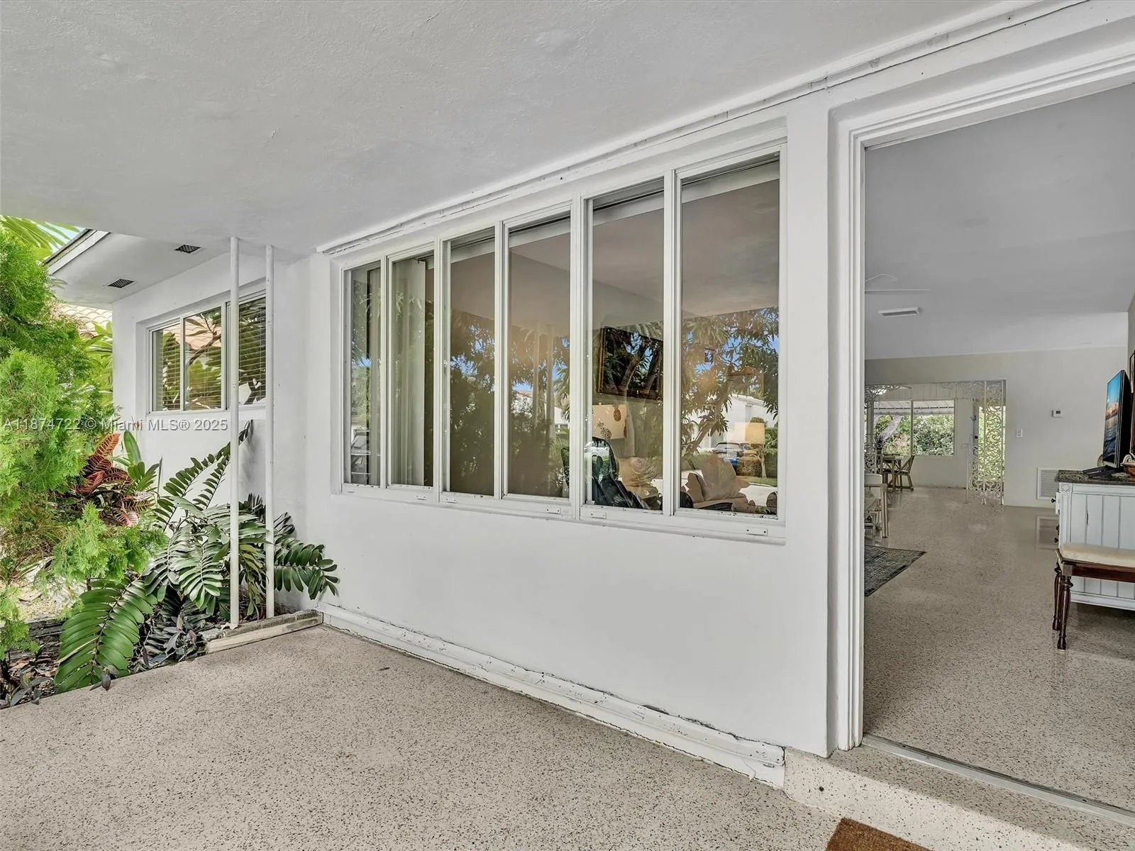 Surfside, Florida 33154, United States, 3 Bedrooms Bedrooms, ,2 BathroomsBathrooms,Residential,Active,212519