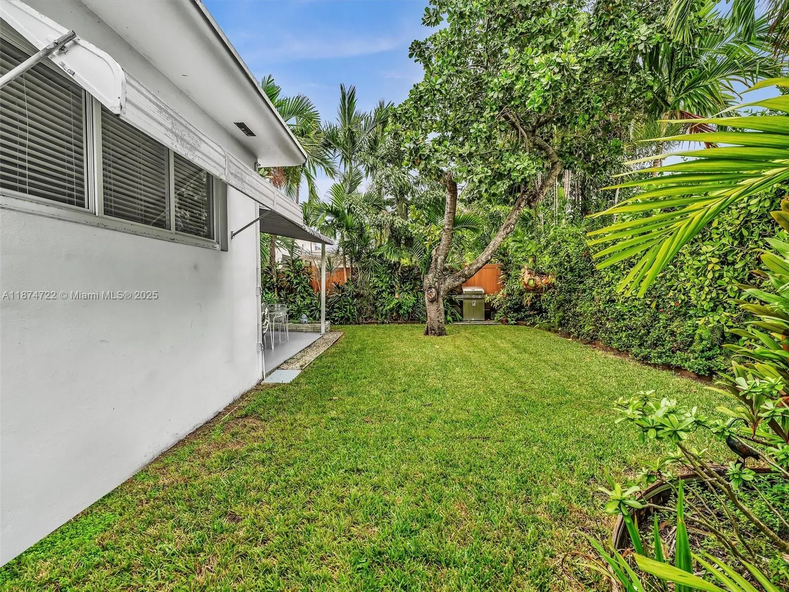 Surfside, Florida 33154, United States, 3 Bedrooms Bedrooms, ,2 BathroomsBathrooms,Residential,Active,212519