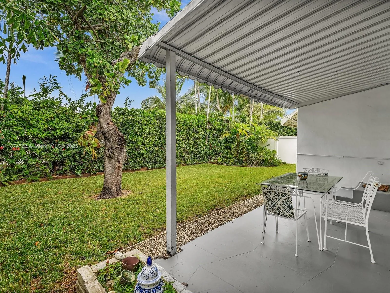 Surfside, Florida 33154, United States, 3 Bedrooms Bedrooms, ,2 BathroomsBathrooms,Residential,Active,212519