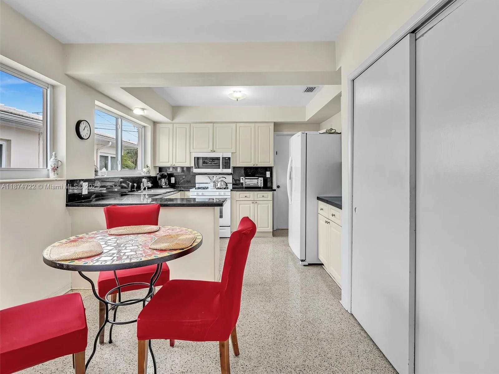 Surfside, Florida 33154, United States, 3 Bedrooms Bedrooms, ,2 BathroomsBathrooms,Residential,Active,212519