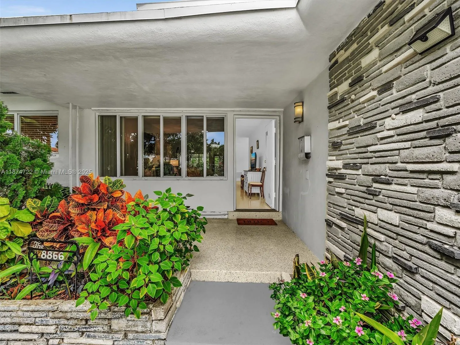 Surfside, Florida 33154, United States, 3 Bedrooms Bedrooms, ,2 BathroomsBathrooms,Residential,Active,212519