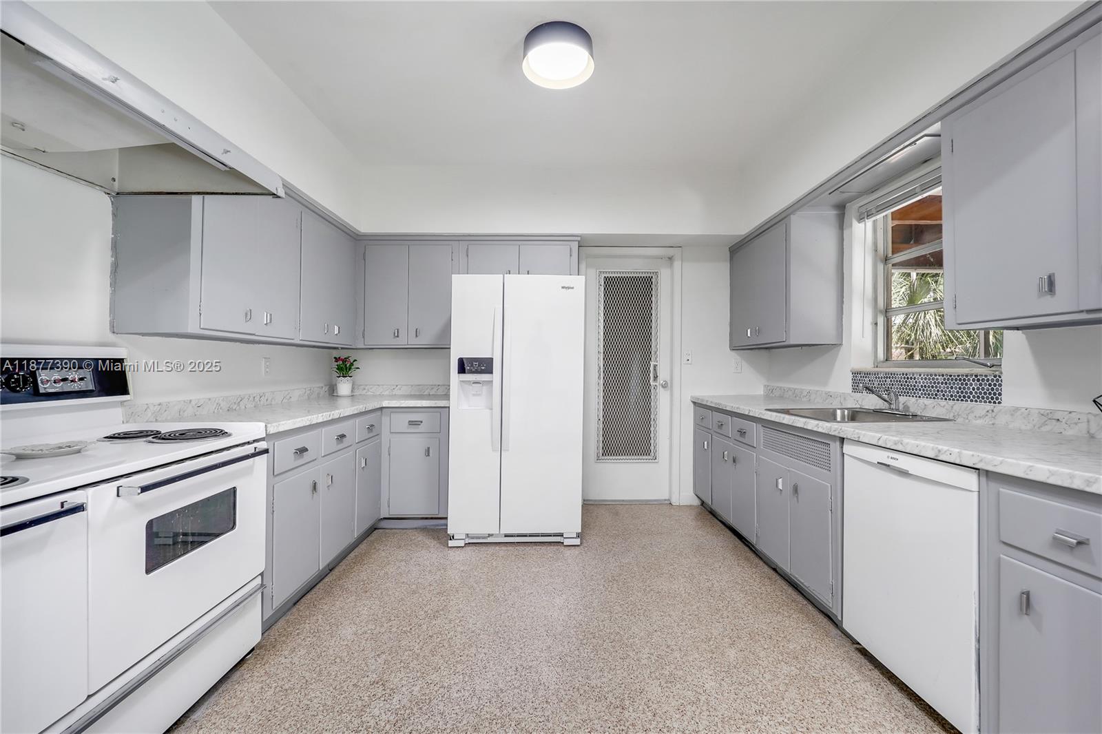6445 SW 46th Ter