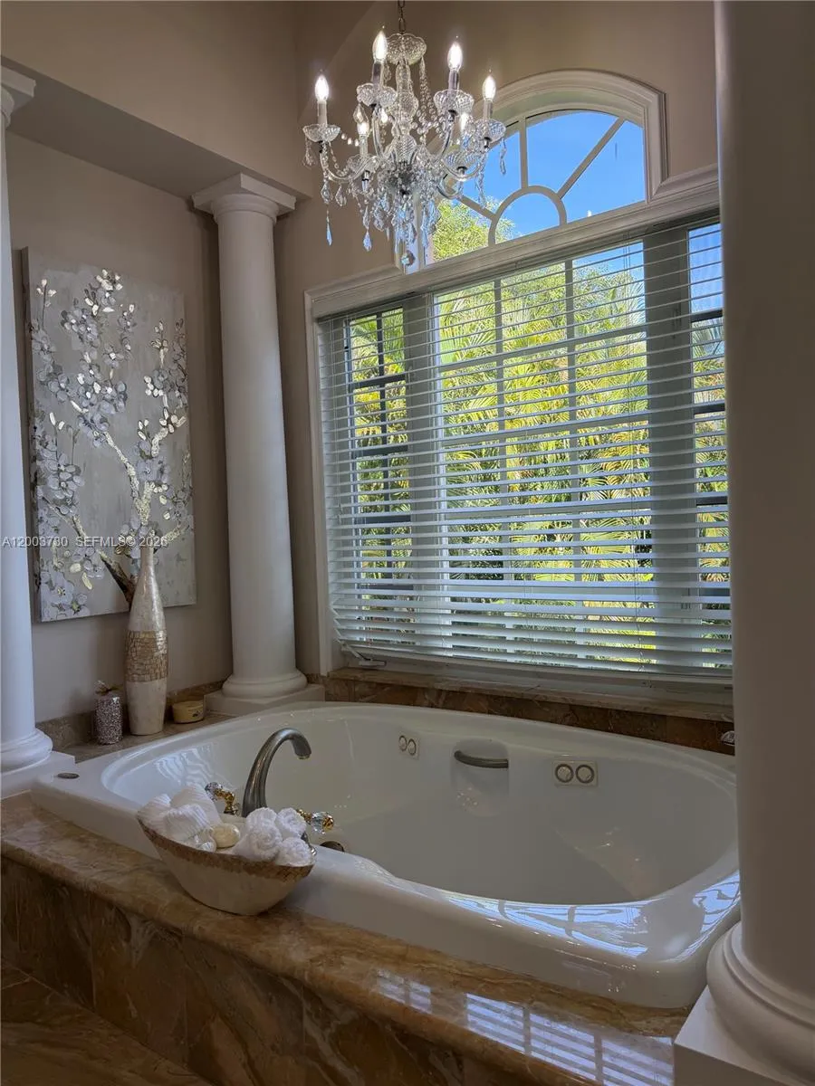 Plantation, Florida, 33323, United States, 5 Bedrooms Bedrooms, ,4 BathroomsBathrooms,Residential,Active,2038924