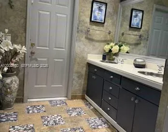 Plantation, Florida, 33323, United States, 5 Bedrooms Bedrooms, ,4 BathroomsBathrooms,Residential,Active,2038924
