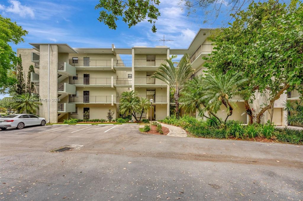 Photo of 8951 N New River Canal Rd #2C, Plantation, FL 33324 (MLS # A11588306)