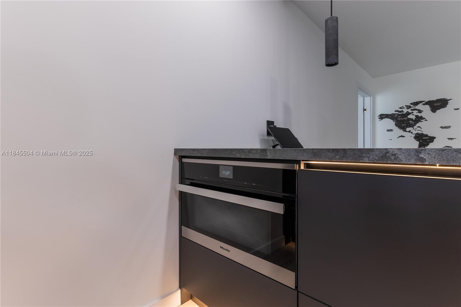 PLAZA OF AMERICAS CONDO P - Residential