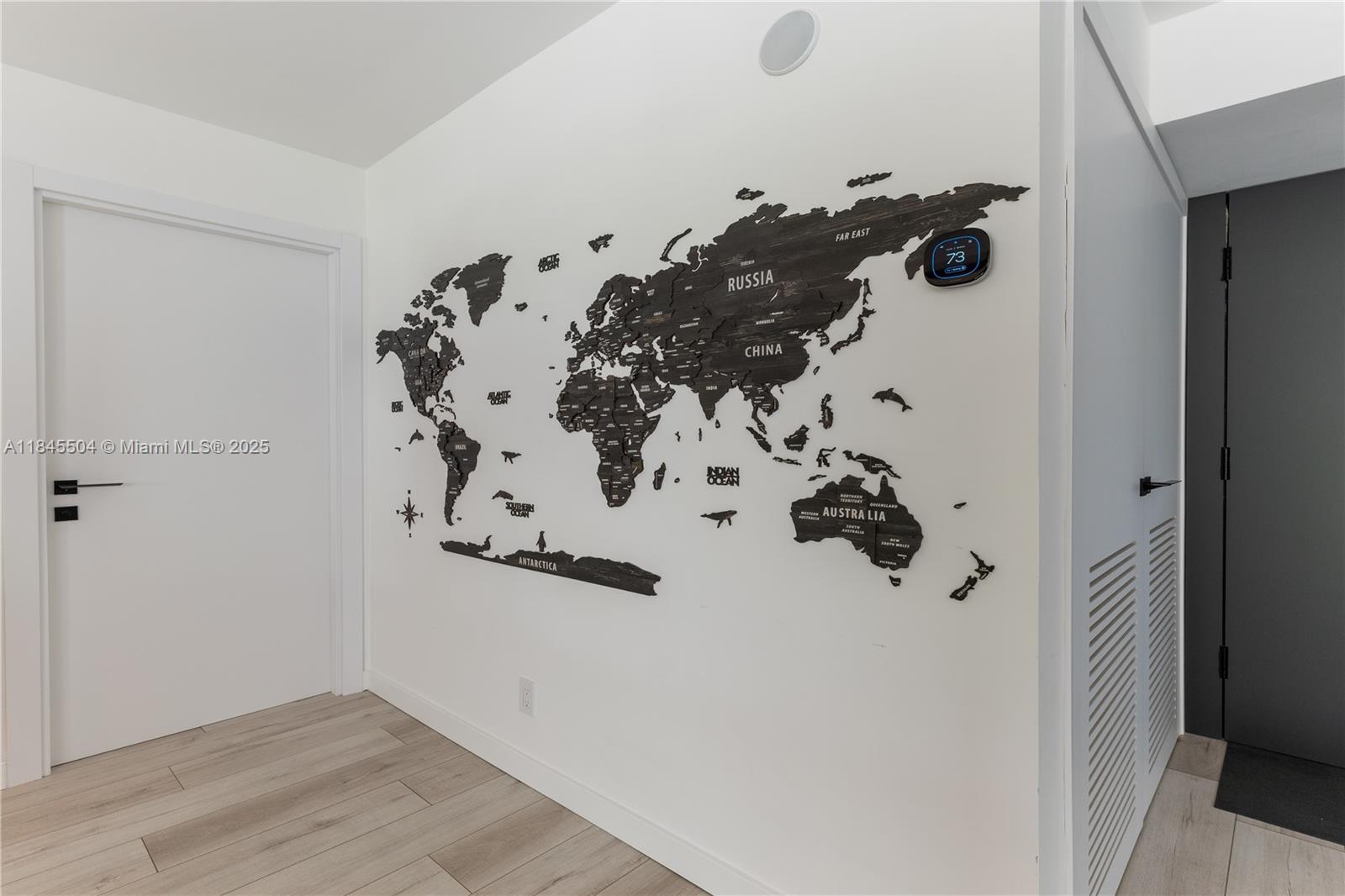 PLAZA OF AMERICAS CONDO P - Residential