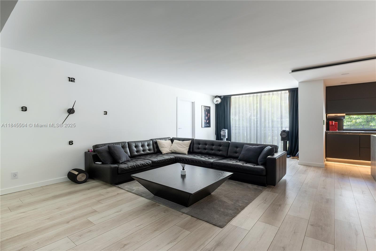 PLAZA OF AMERICAS CONDO P - Residential