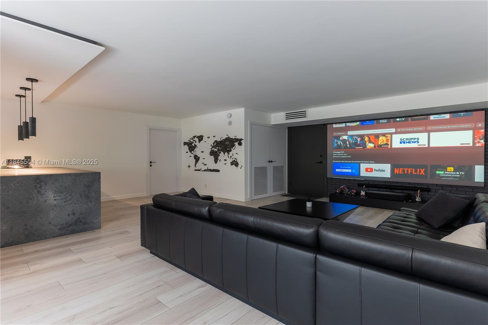 PLAZA OF AMERICAS CONDO P - Residential