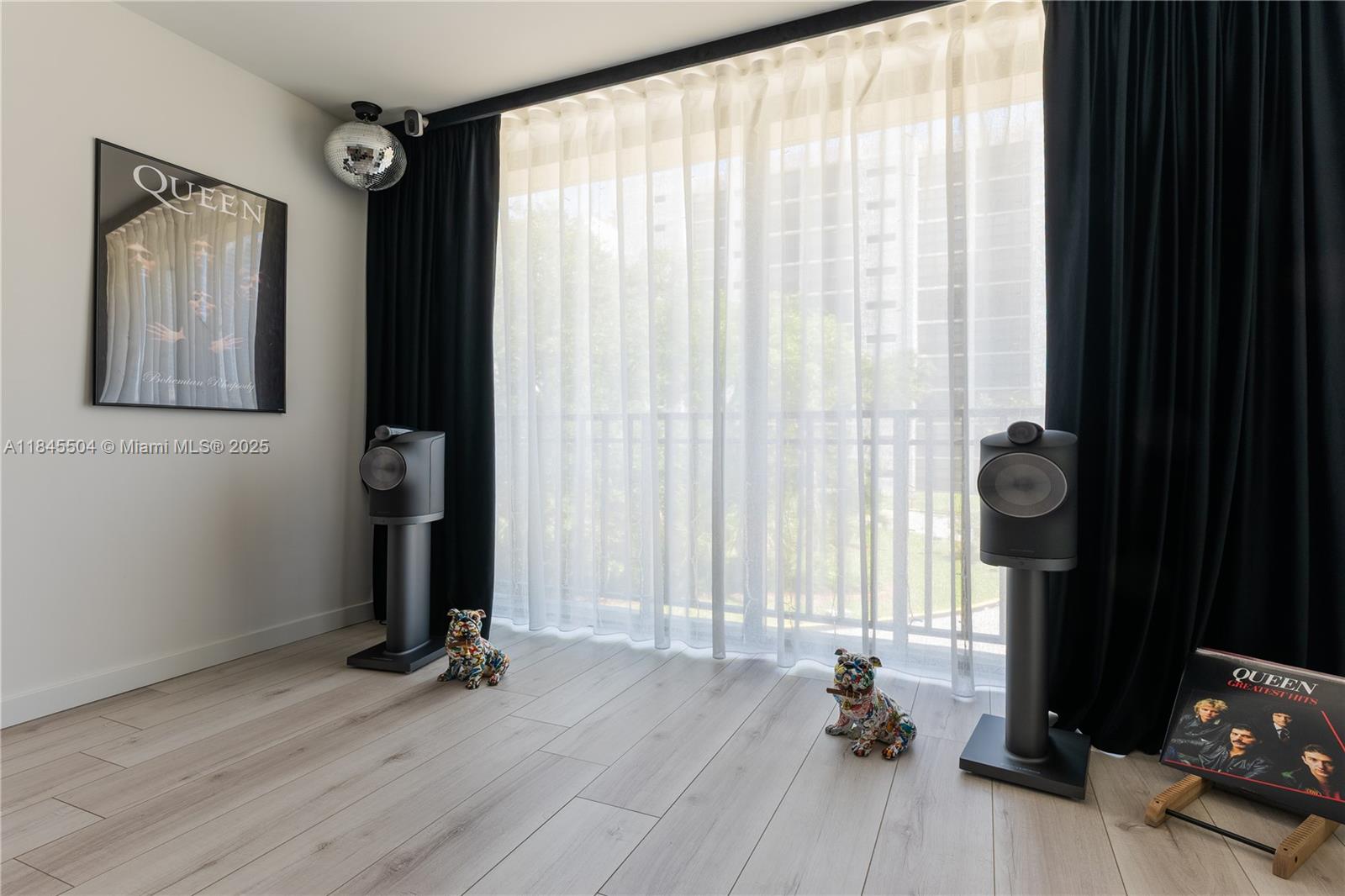 PLAZA OF AMERICAS CONDO P - Residential