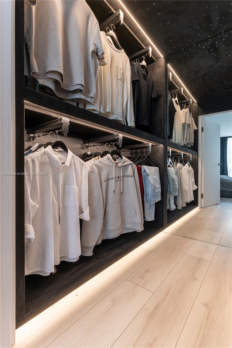 PLAZA OF AMERICAS CONDO P - Residential