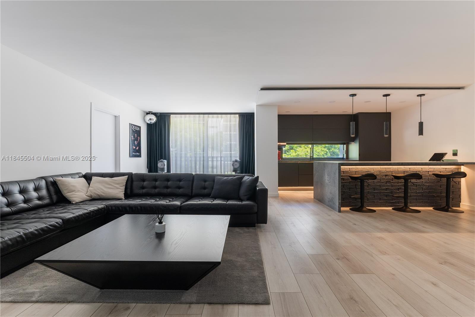 PLAZA OF AMERICAS CONDO P - Residential